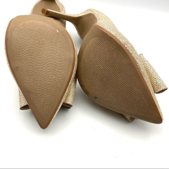 BETSEY JOHNSON WOMEN'S LANDYN HEELED SANDAL, GOLD, SIZE 10 - Picture 8 of 9